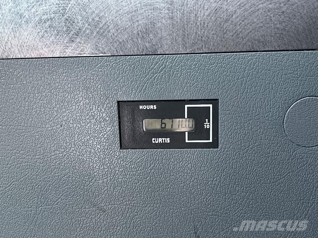 Hyundai HX140L Rupsgraafmachines