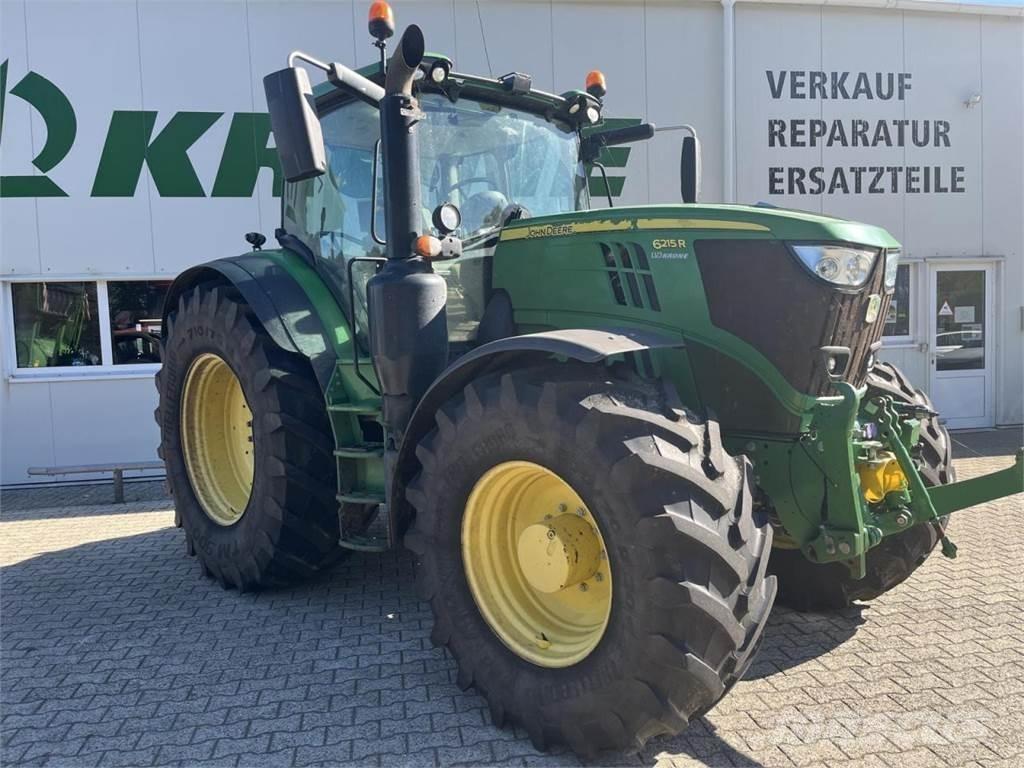 John Deere 6215R Tractoren