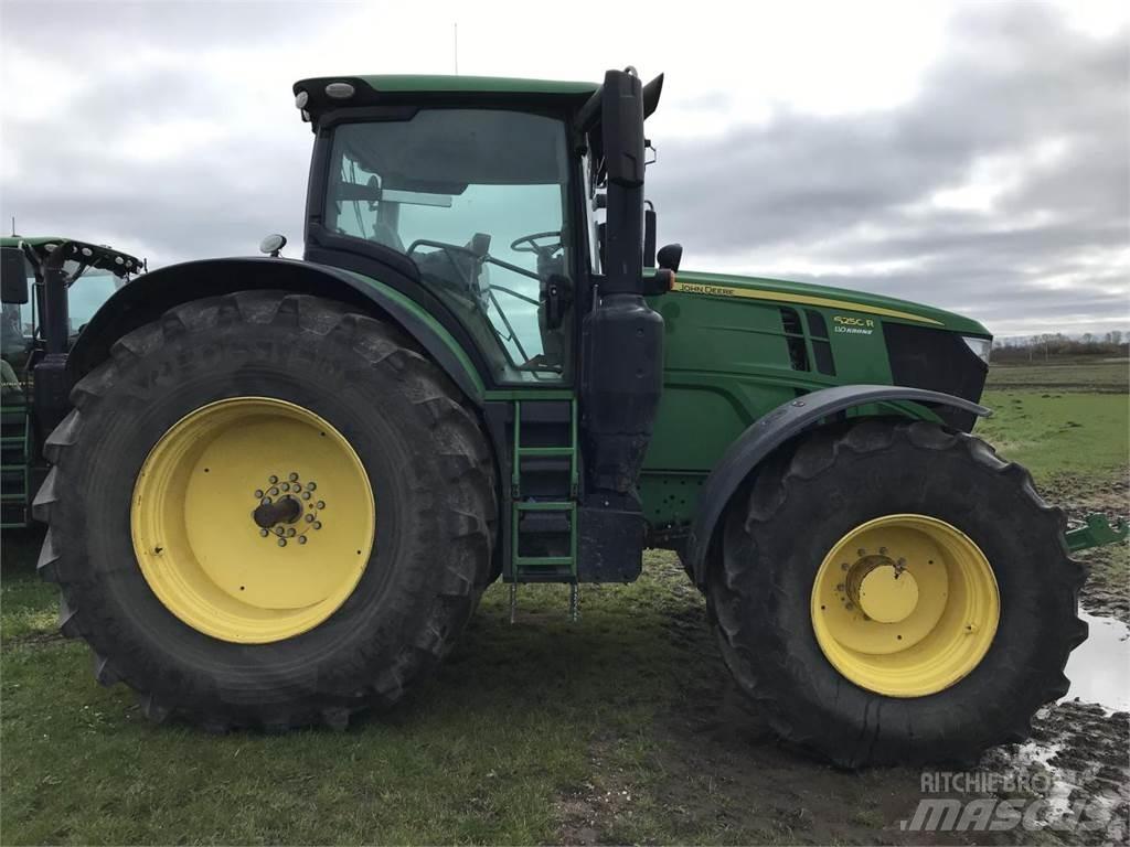 John Deere 6250R Tractoren