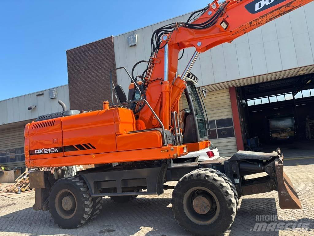 Doosan DX 210 W Wielgraafmachines