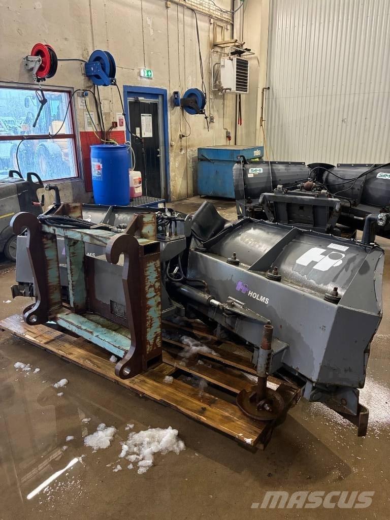 Holms KHV 320 Sneeuwschuivers en -ruimers