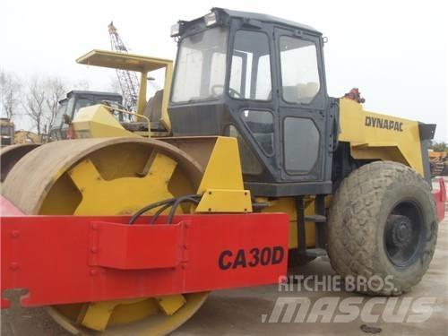 Dynapac CA 30 D Trilrolwalsen