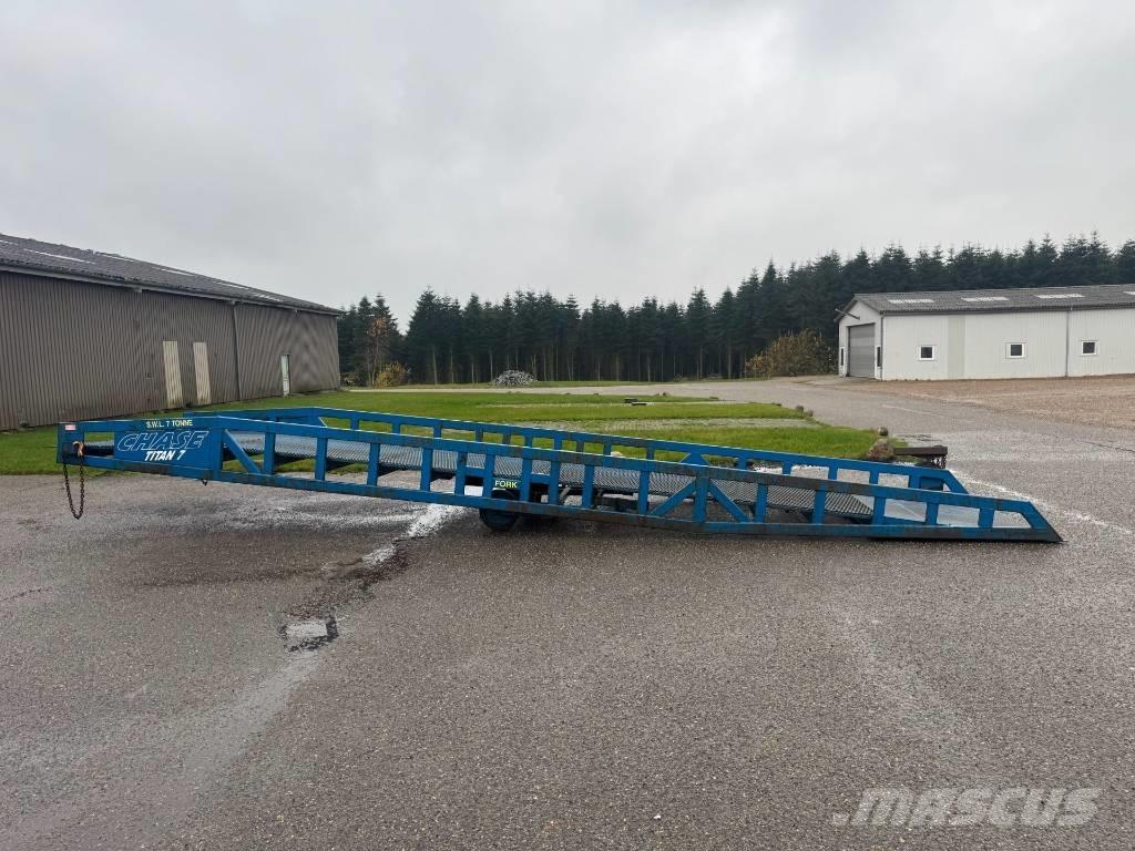  Chase Titan 7 Oprijbrug