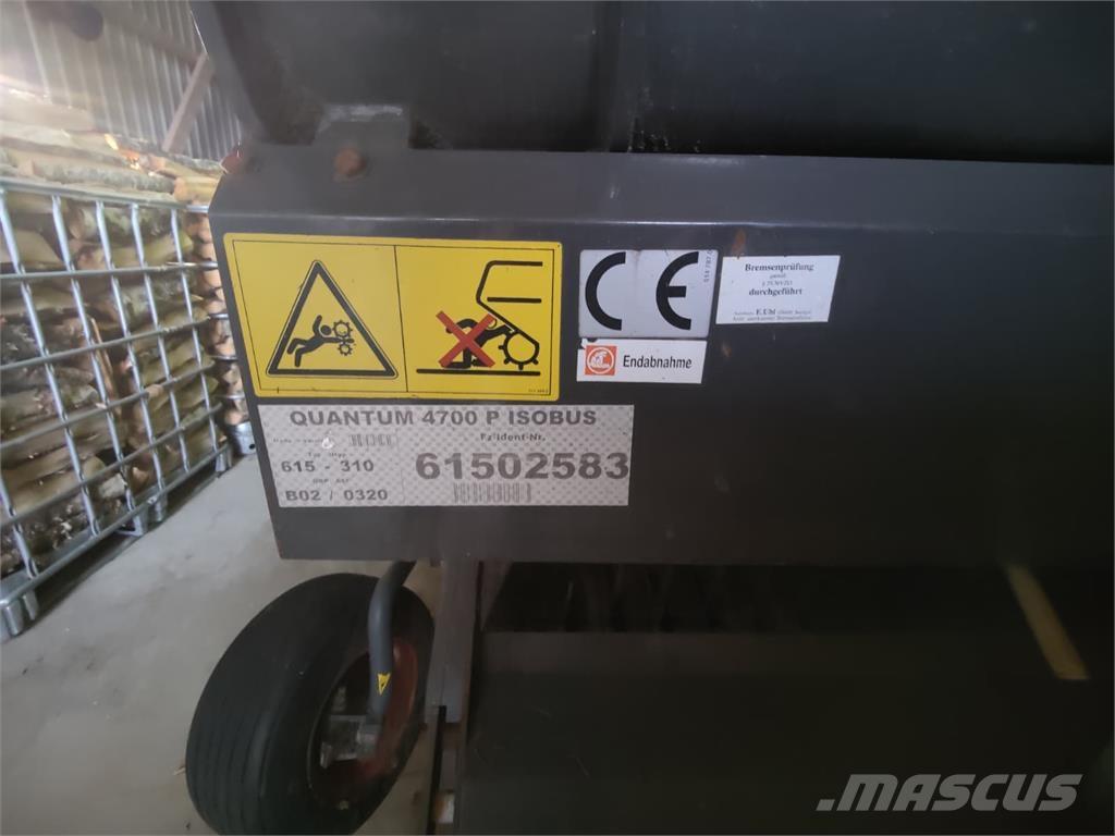 CLAAS Quantum 4700 Opraapwagens