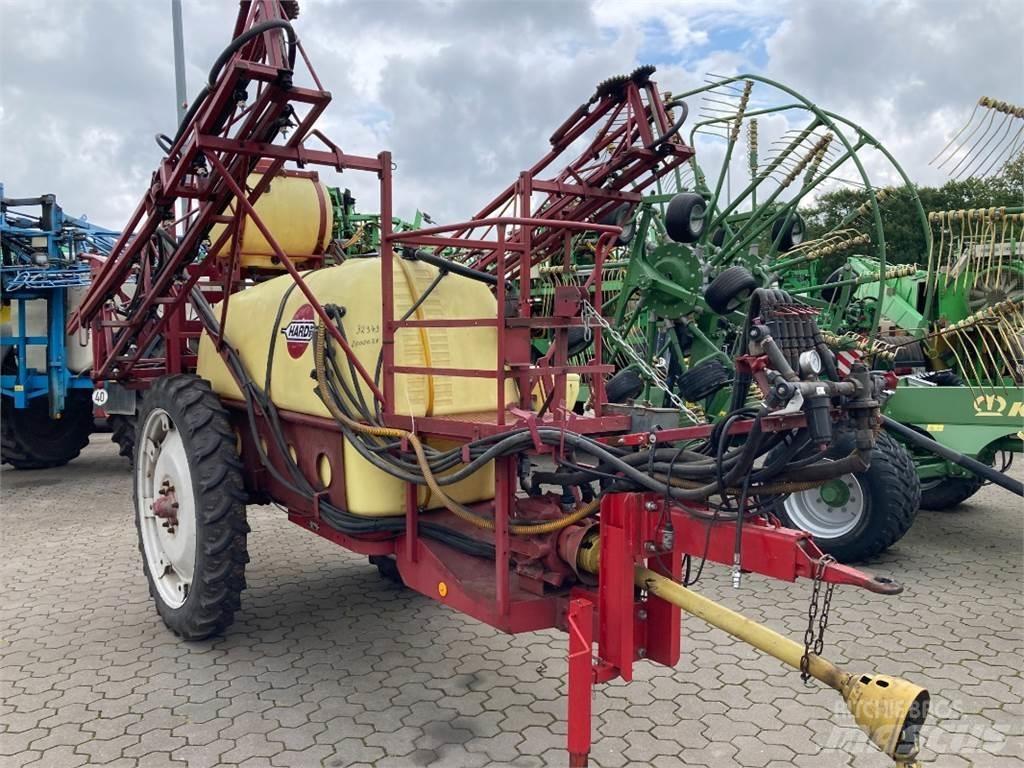Hardi TYZ 2400 Getrokken spuitmachines