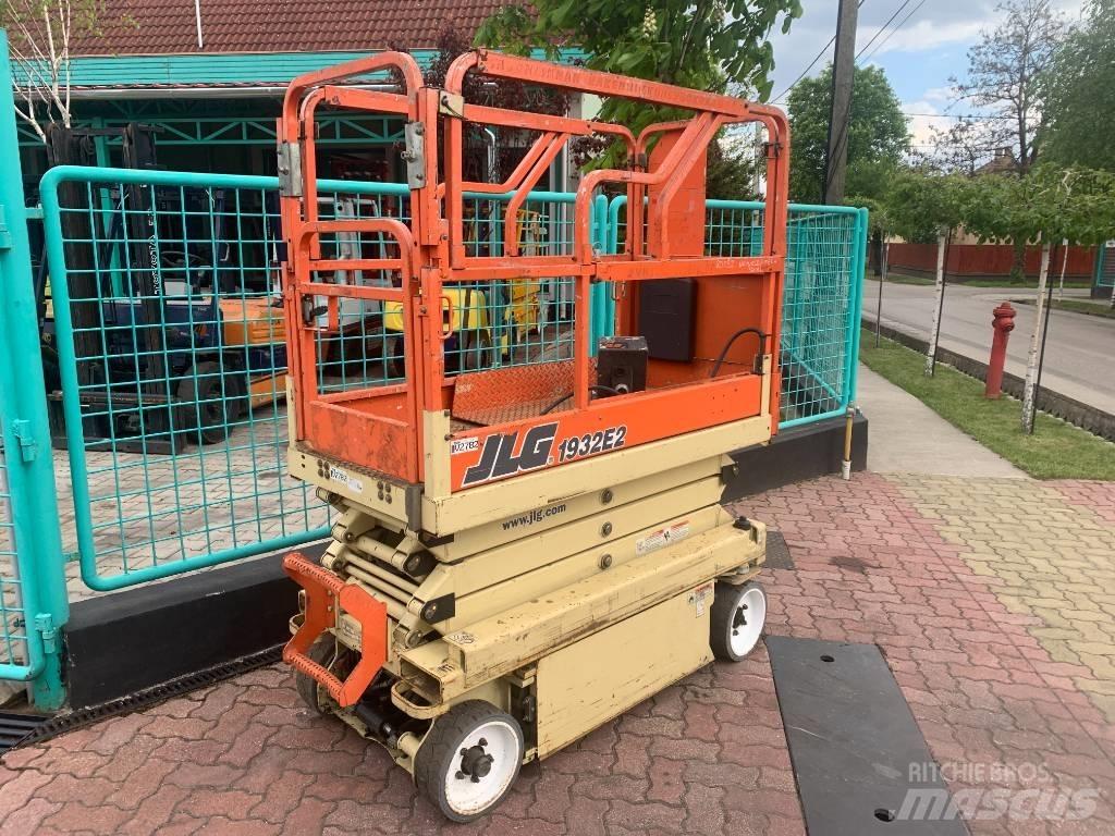JLG 1932E2     V-2782 Personenliften en invalideliften