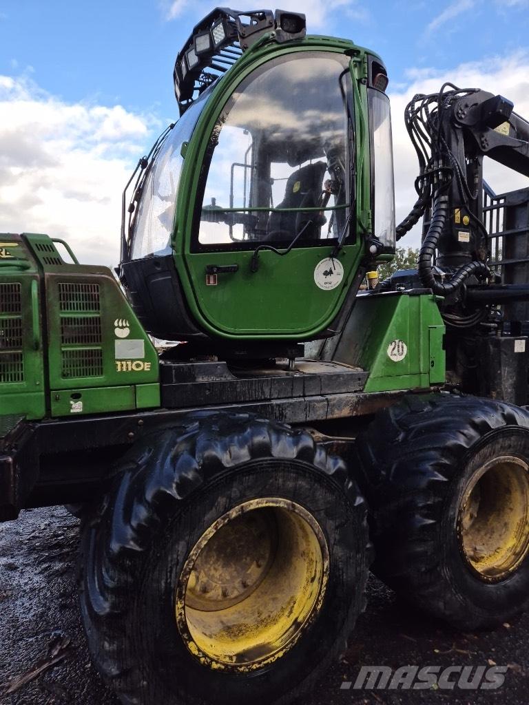John Deere 1110 E Uitrijwagens