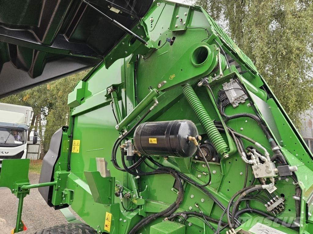 John Deere V461M Ronde-balenpersen