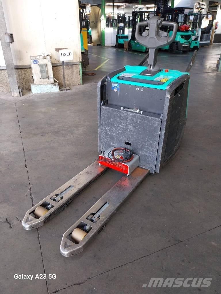 Mitsubishi PBV20N3 Pallettruck met meerij platform