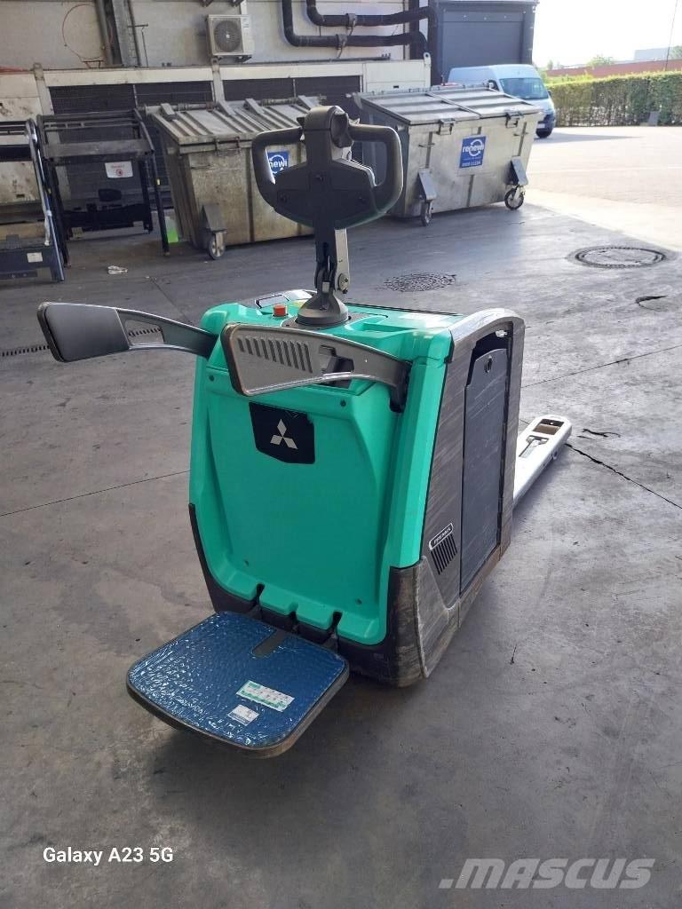 Mitsubishi PBV20N3 Pallettruck met meerij platform