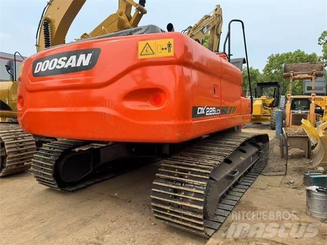 Doosan DX 225 LC Rupsgraafmachines