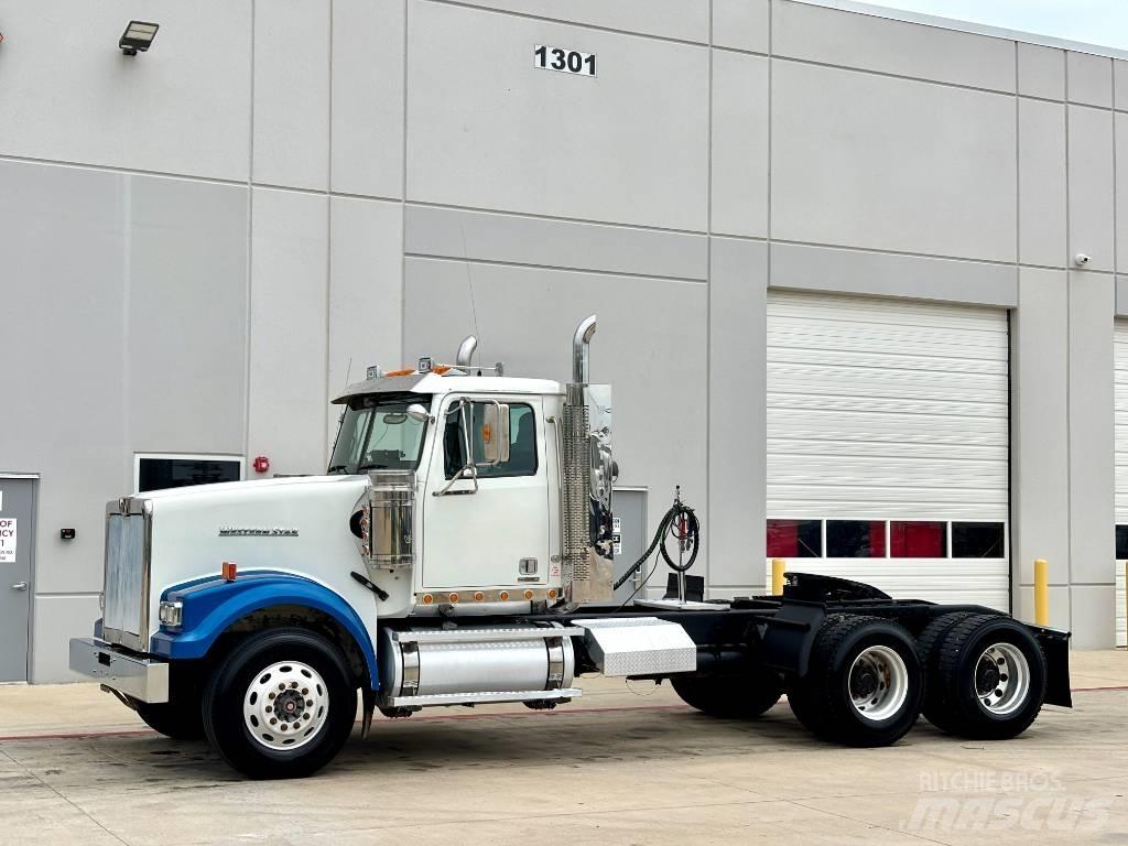 Western Star 4900 Trekkers