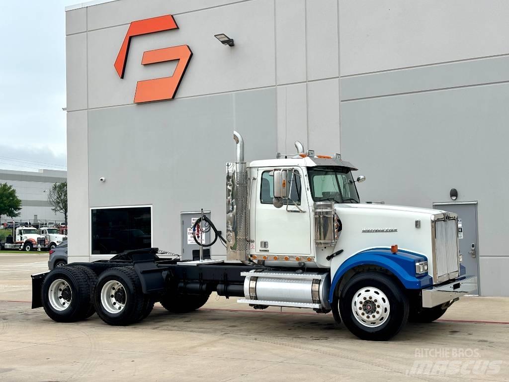 Western Star 4900 Trekkers