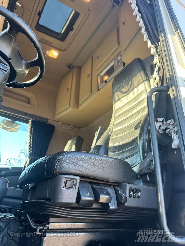 Scania R 560 LA Trekkers