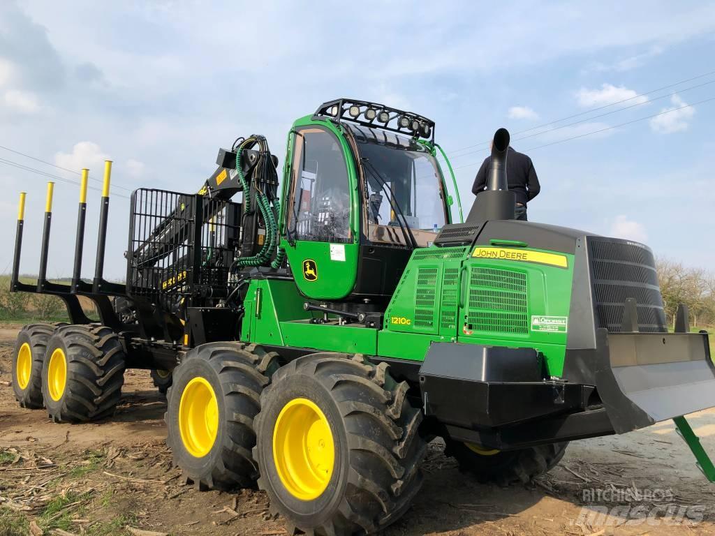 John Deere 1210 G Uitrijwagens