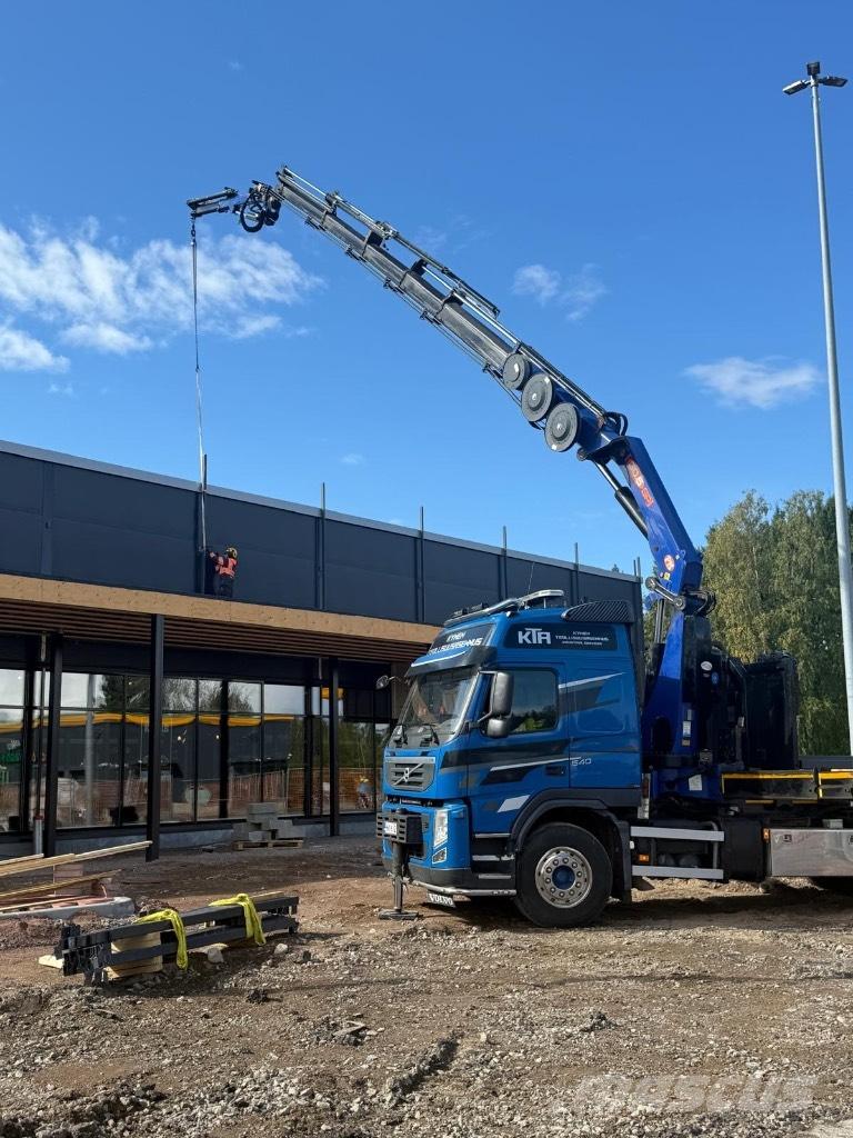 Volvo FM 540 Vlakke laadvloer met kraan