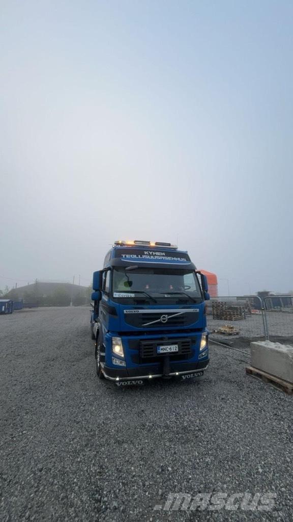 Volvo FM 540 Vlakke laadvloer met kraan