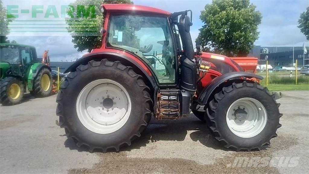 Valtra n174 versu Tractoren