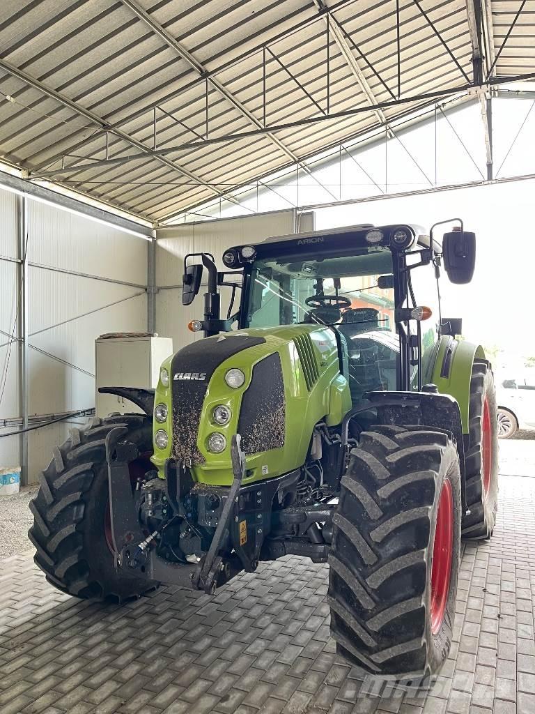 CLAAS Arion 440 Tractoren
