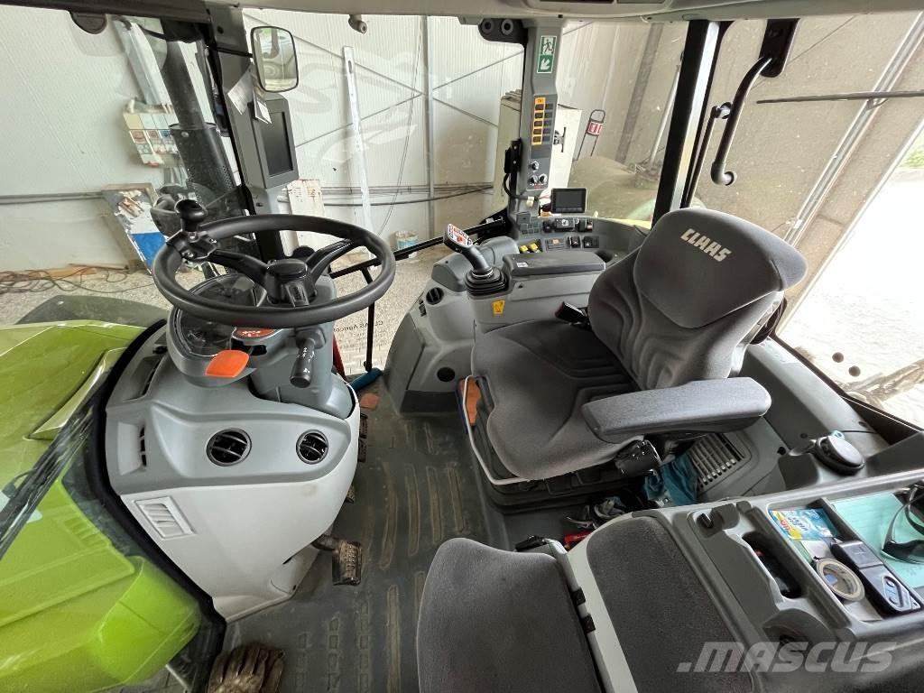 CLAAS Arion 440 Tractoren