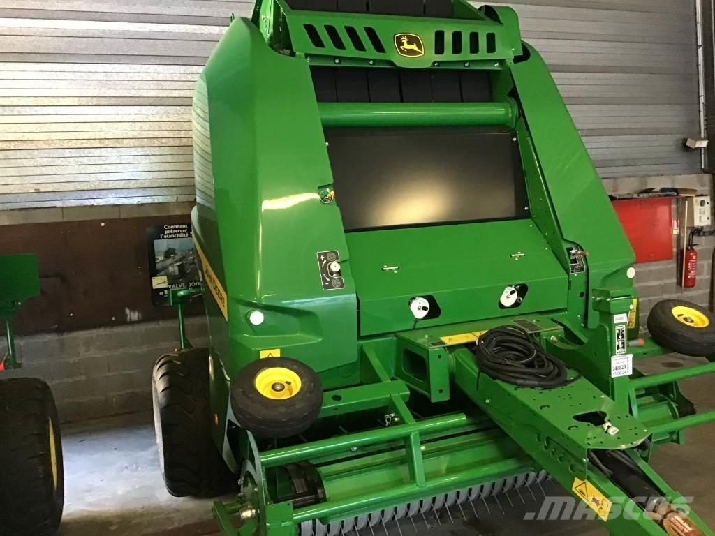John Deere V461M Ronde-balenpersen