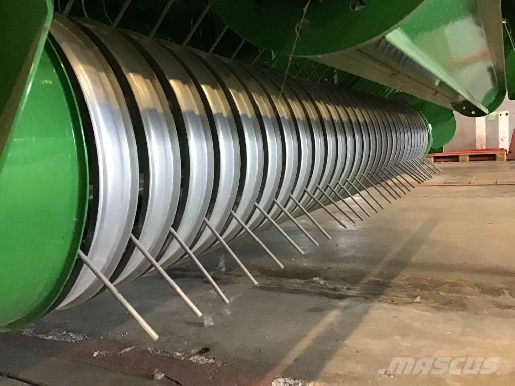 John Deere V461M Ronde-balenpersen