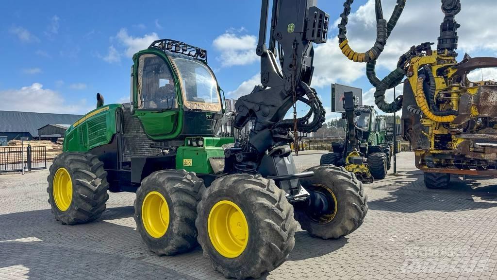John Deere 1270 E Harvesters