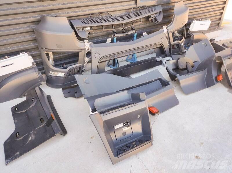 Mercedes-Benz MP4 Cabine en interieur
