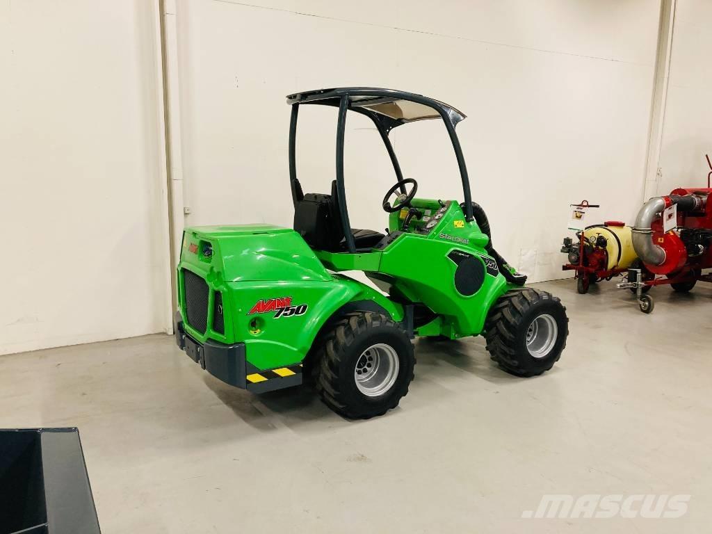 Avant 750 Miniladers