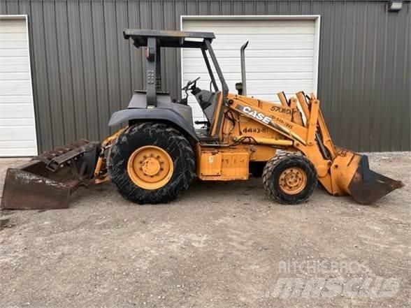 CASE 570M XT Wielladers