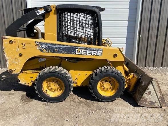 John Deere 317 Schrankladers