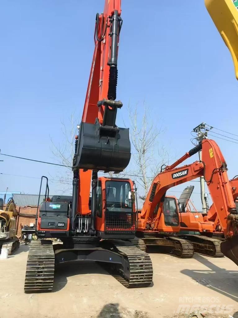 Doosan DX 225 LC Rupsgraafmachines