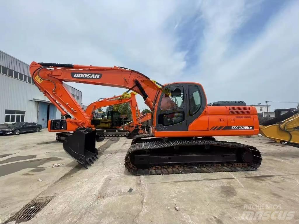 Doosan DX 225 LC Rupsgraafmachines