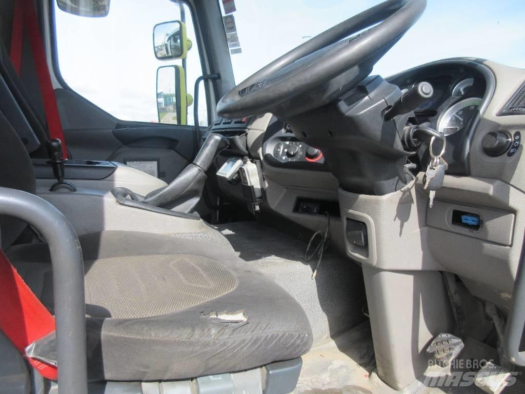 DAF 45.210 ATI Vrachtwagen met vlakke laadvloer en lier