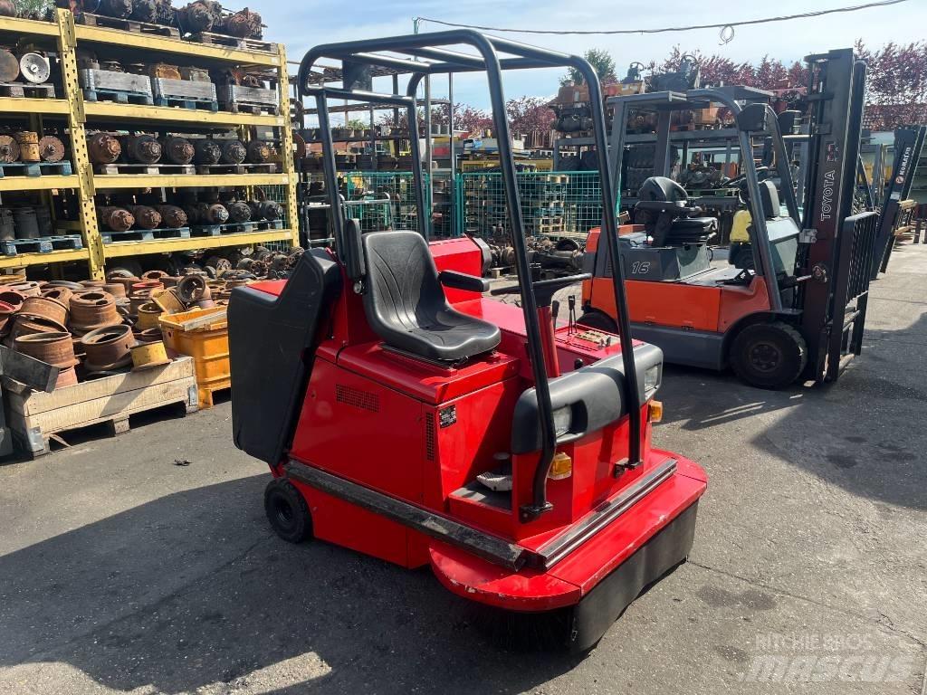 RCM MILLE    V-4075 Veegmachines