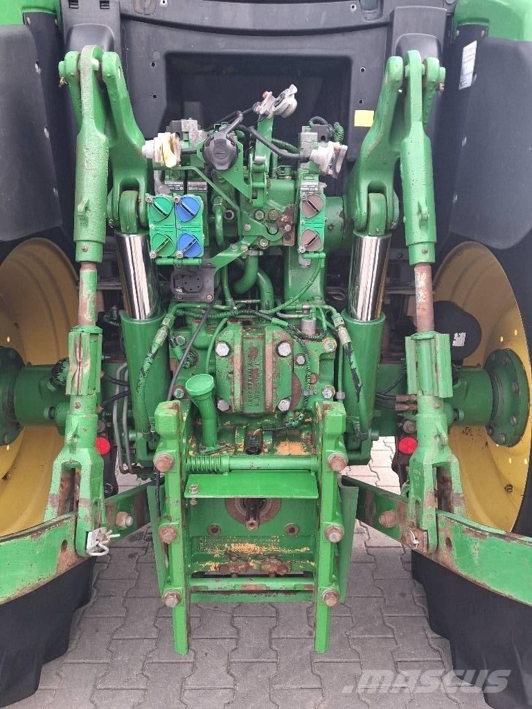 John Deere 6150 R Tractoren