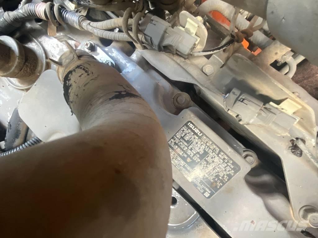 Hitachi ZX 135 US-6 Rupsgraafmachines