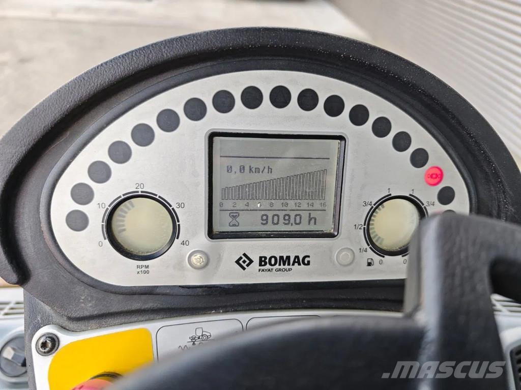 Bomag BW 177 D-5 Bandenwalsen
