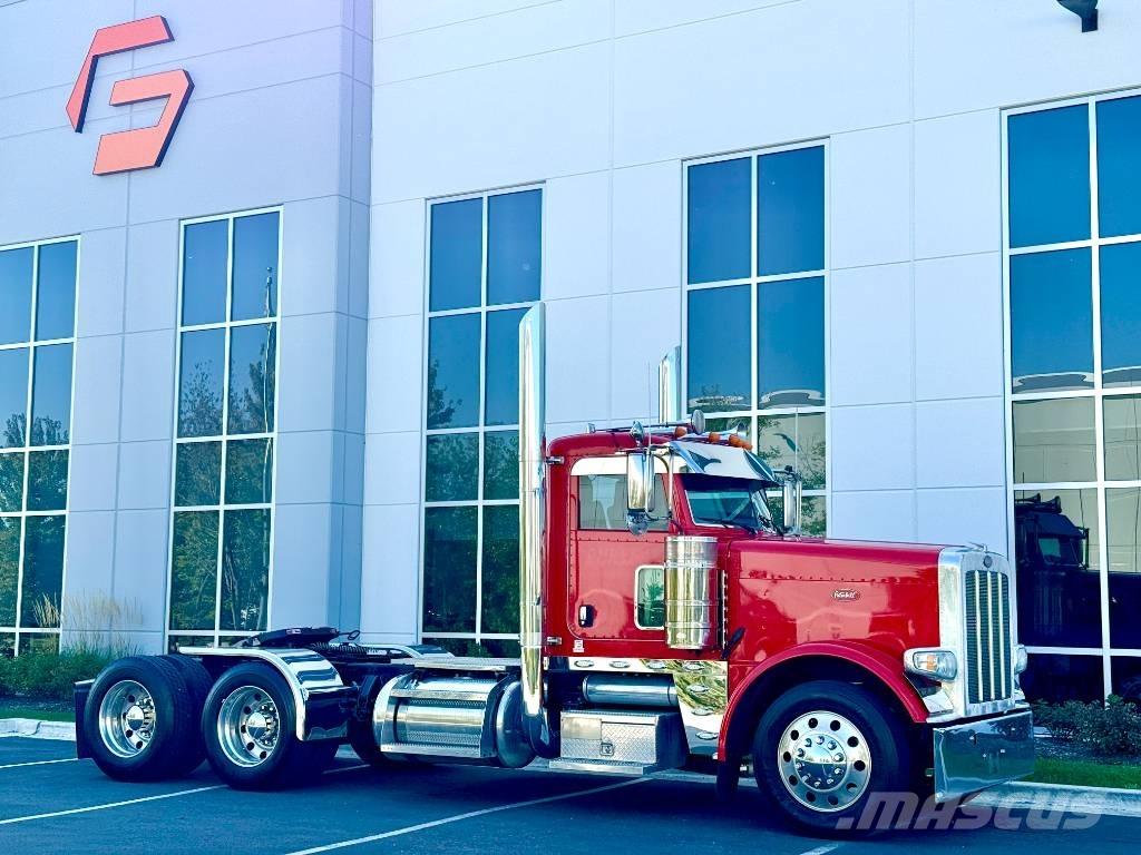 Peterbilt 389 Trekkers