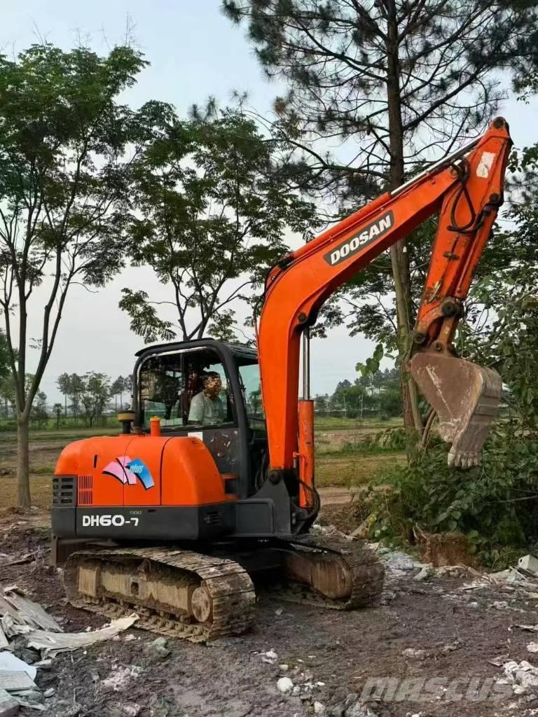 Doosan DH 60 Minigraafmachines < 7t