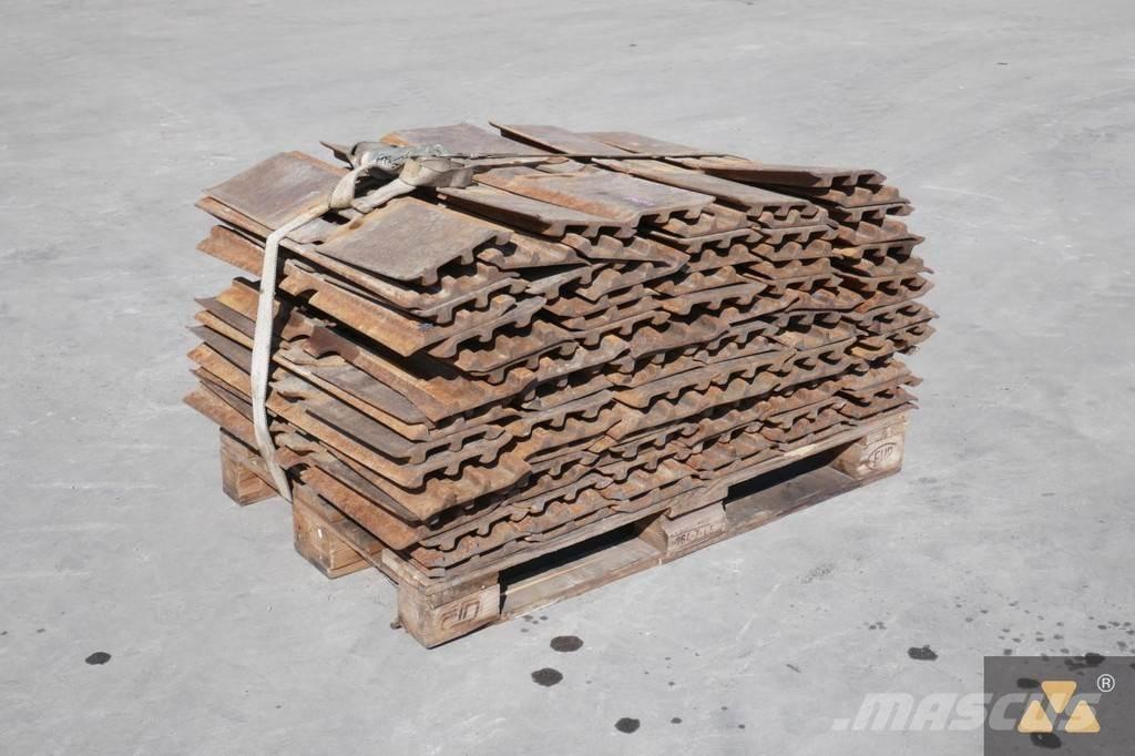 CAT 325 Trackshoes Banden, wielen en velgen