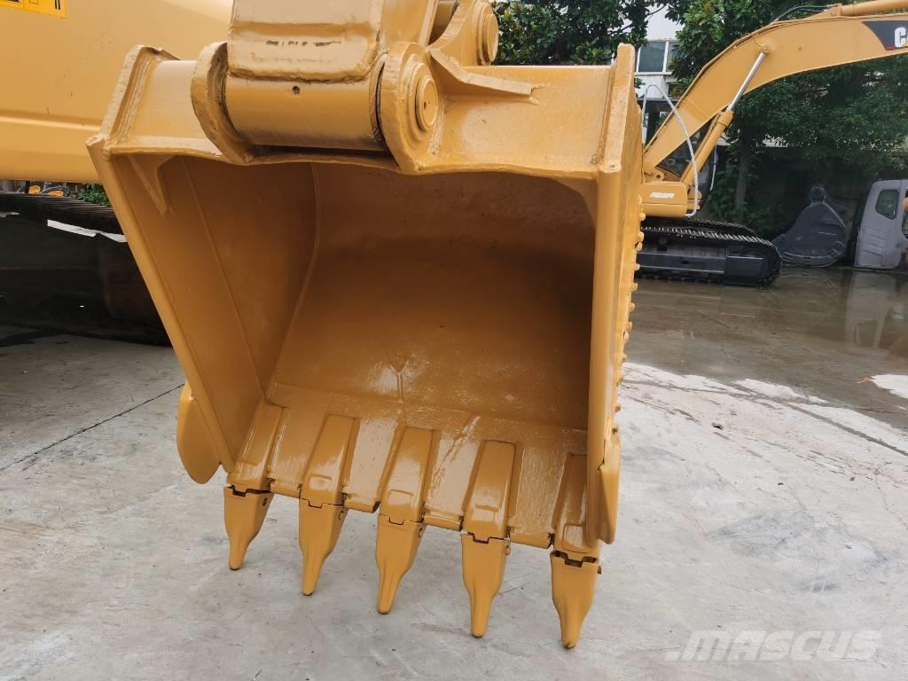 CAT 330 D Rupsgraafmachines