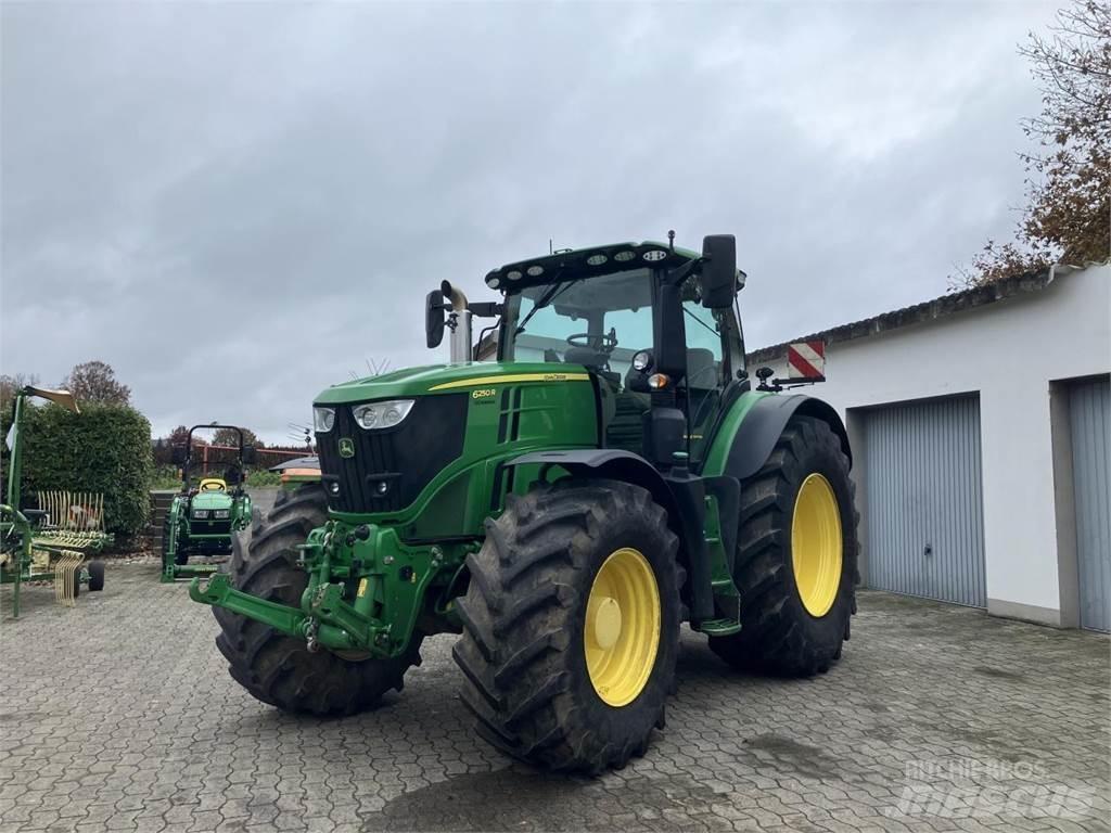 John Deere 6250R Tractoren