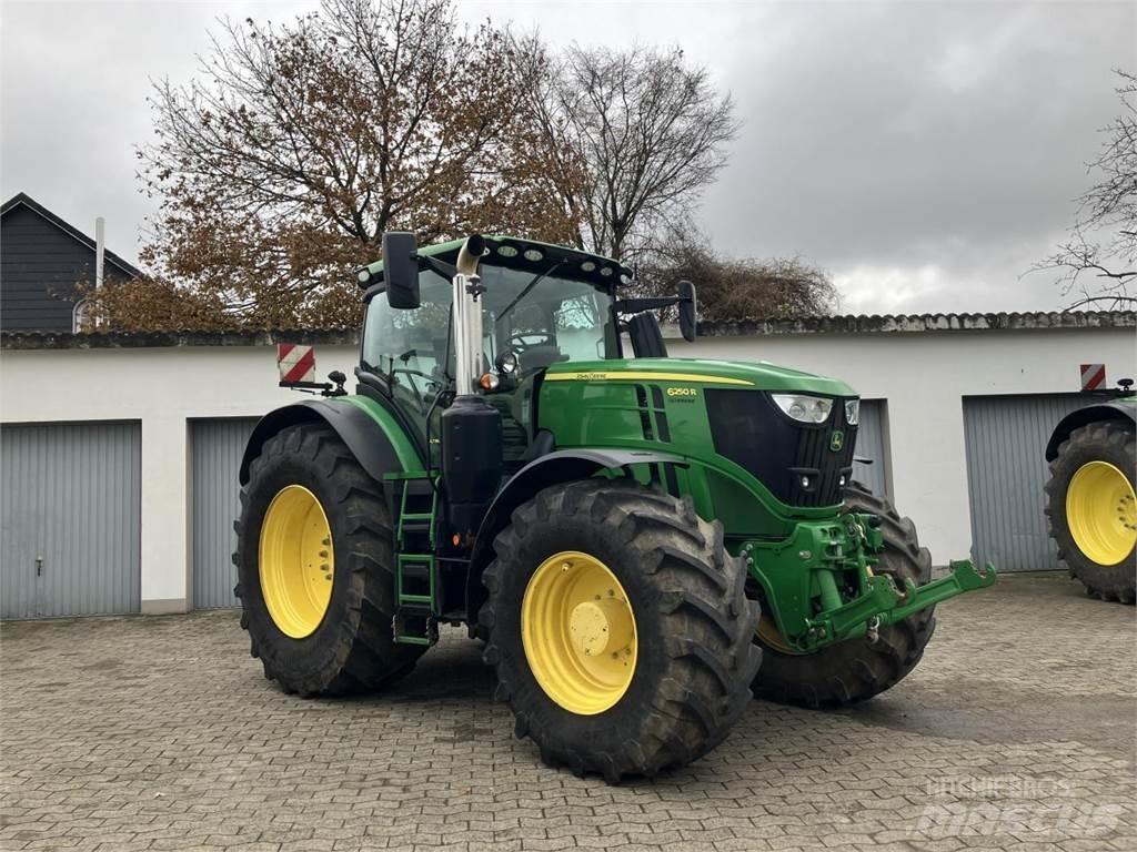 John Deere 6250R Tractoren