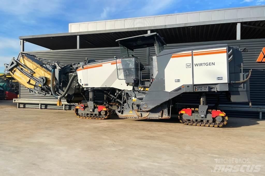 Wirtgen W 220 FI Asfaltfrezen