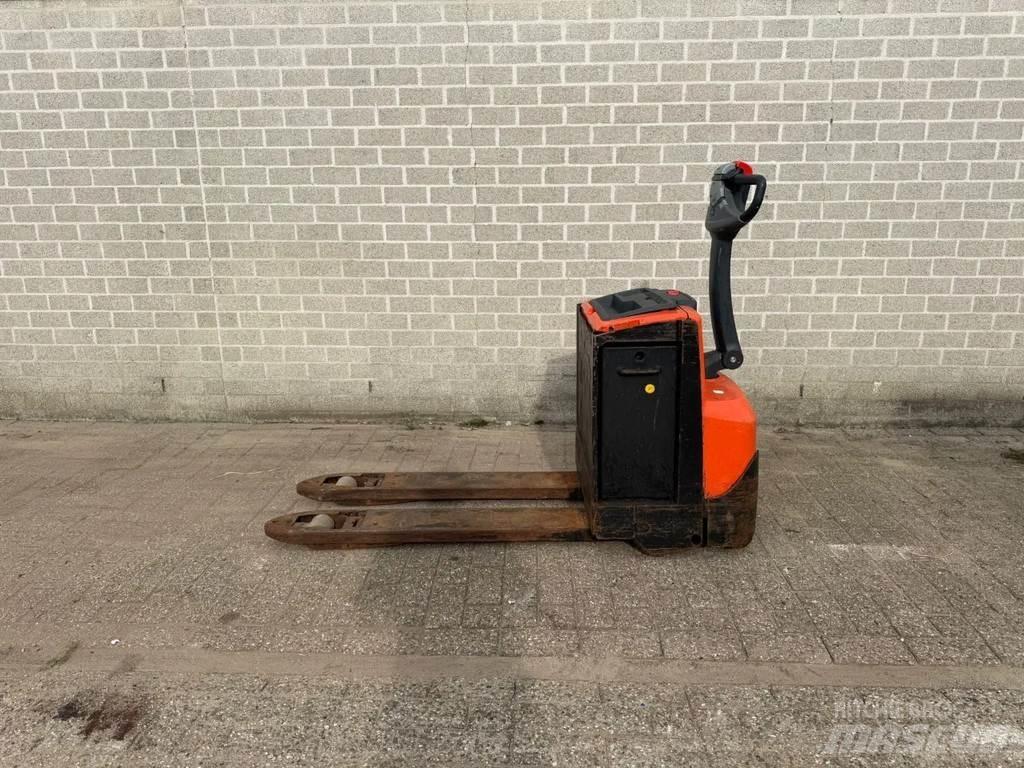 BT SWE200D Meeloop stapelaar