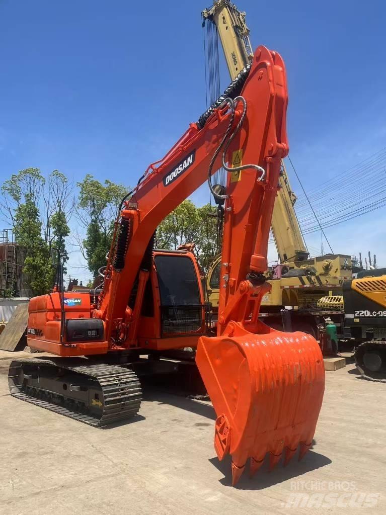 Doosan DX 140 LC Rupsgraafmachines