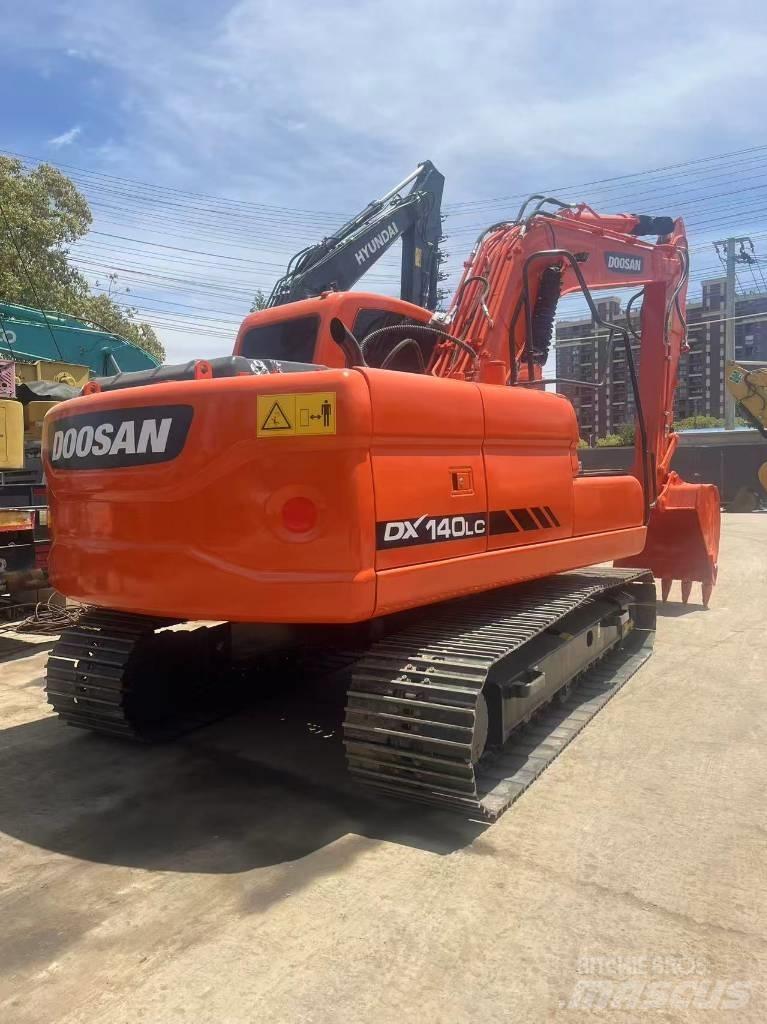 Doosan DX 140 LC Rupsgraafmachines