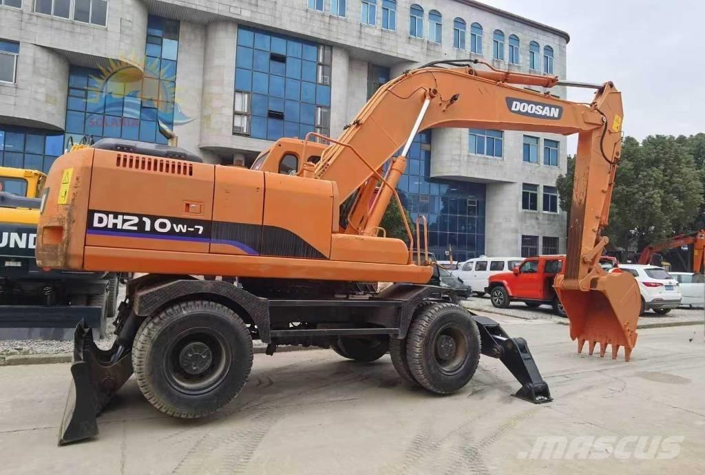 Doosan DH 210 W-7 Wielgraafmachines
