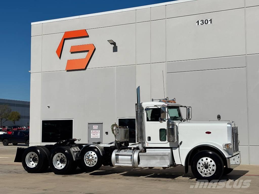 Peterbilt 389 Trekkers